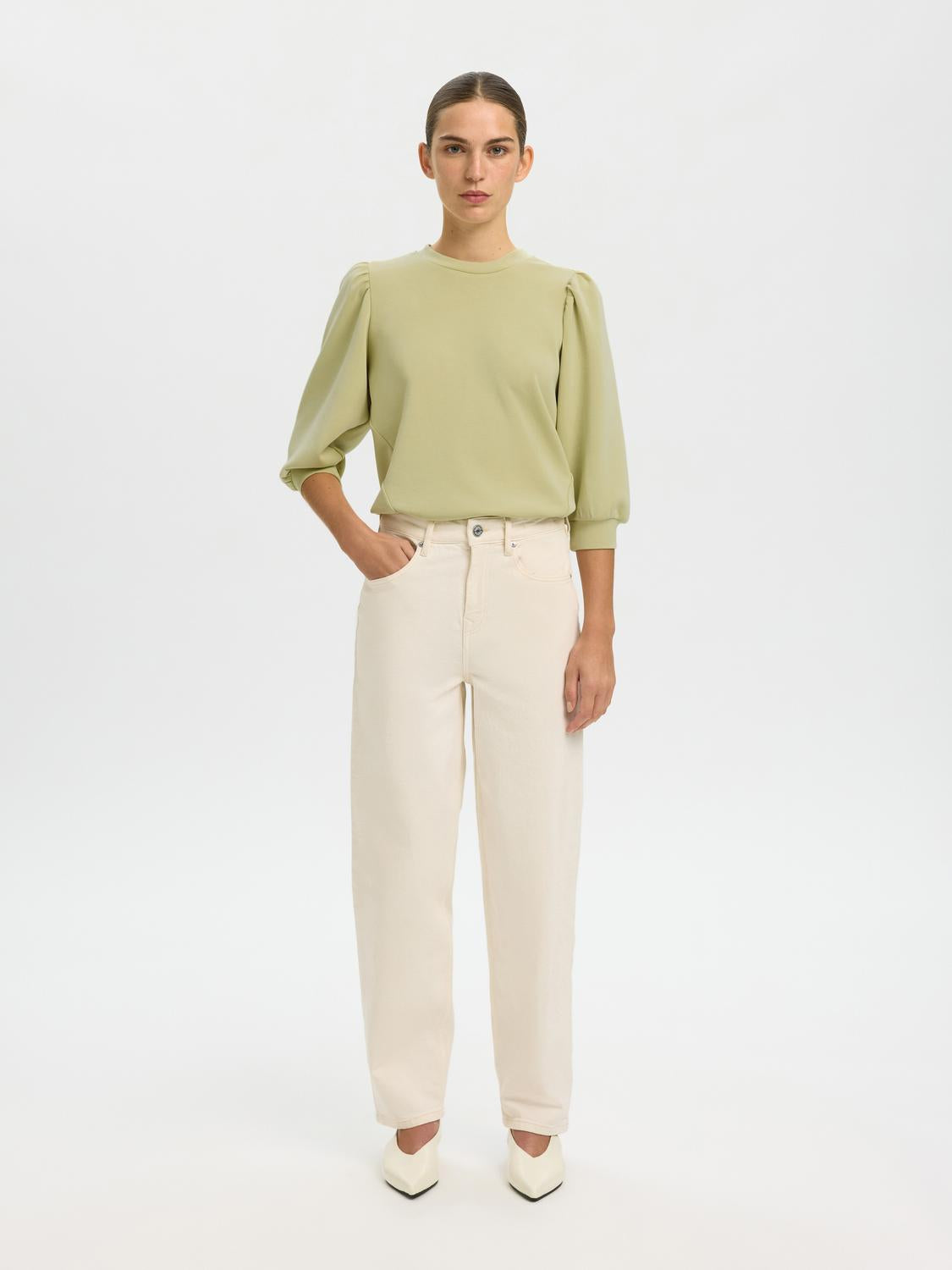 model_shot-front_full